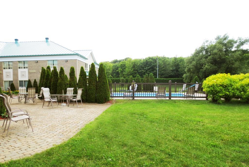 Days Inn By Wyndham Montmagny Zewnętrze zdjęcie