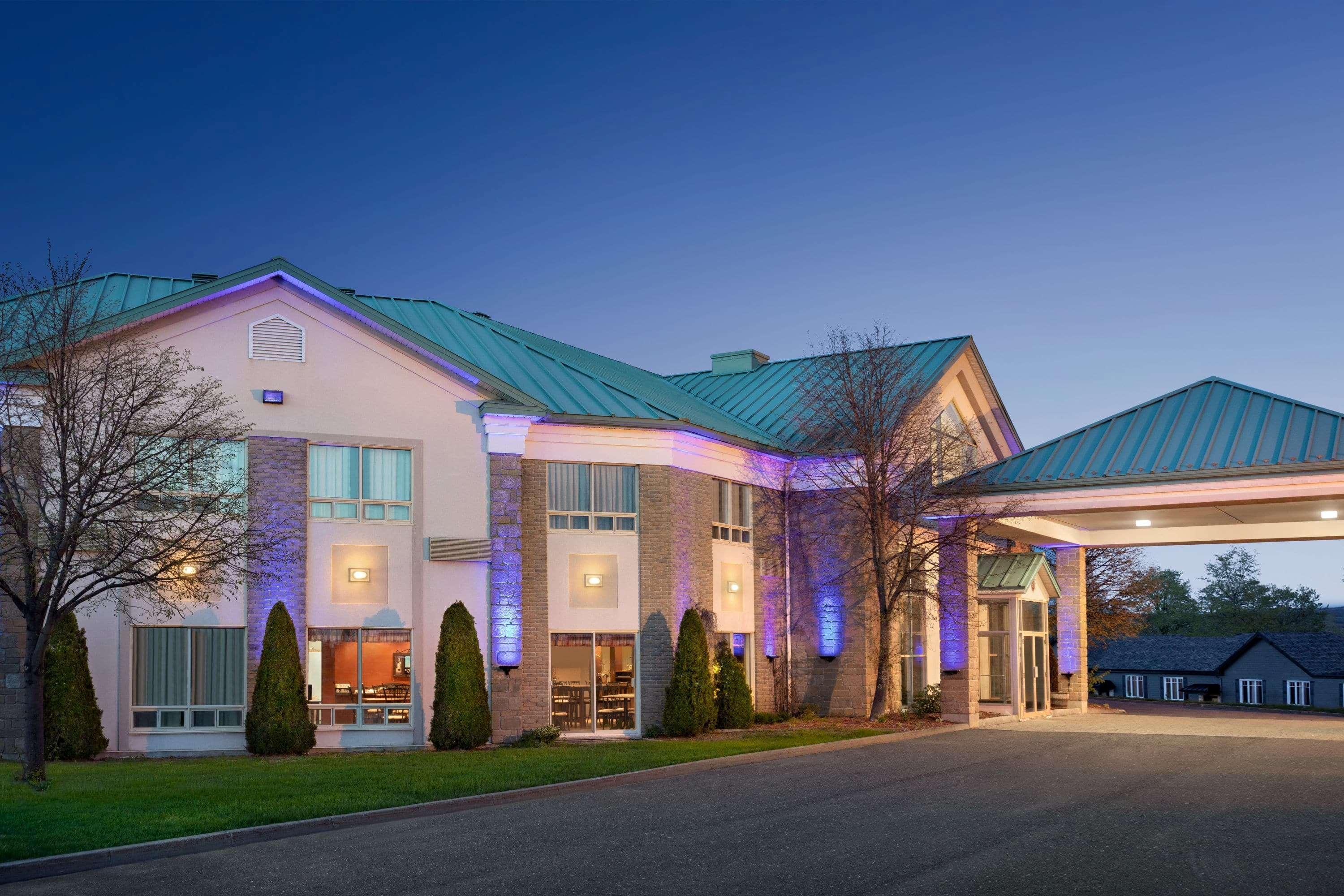 Days Inn By Wyndham Montmagny Zewnętrze zdjęcie