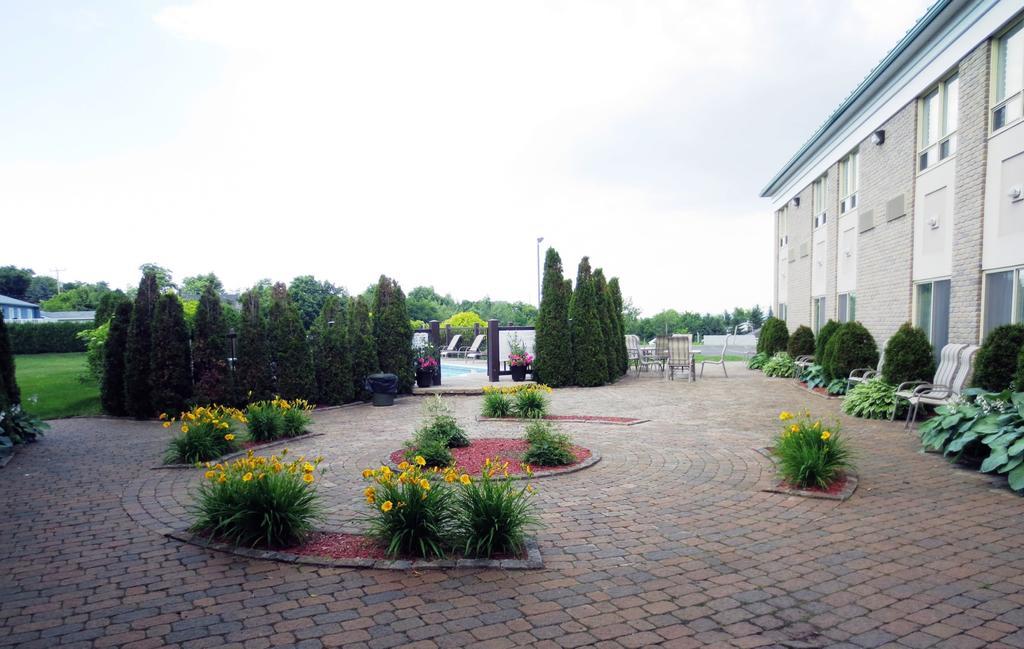 Days Inn By Wyndham Montmagny Zewnętrze zdjęcie