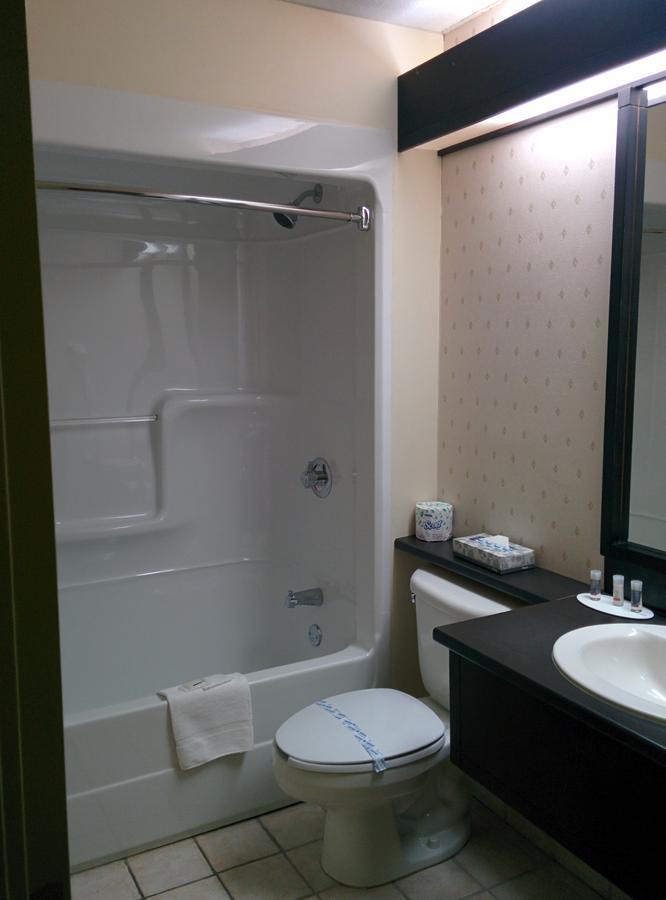 Days Inn By Wyndham Montmagny Zewnętrze zdjęcie